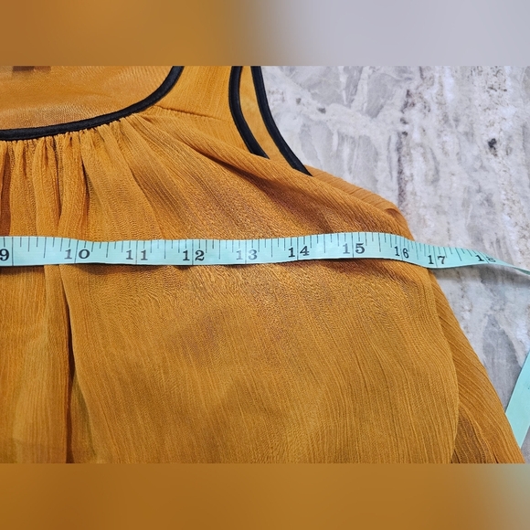 H&M Mustard Yellow Tiered Ruffle Mini Dress Size 4 Scalloped Hem Boho Sleeveless - Picture 7 of 8